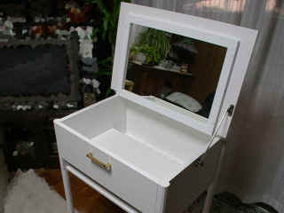 dresser03.jpg (62441 �o�C�g)