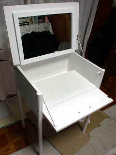 dresser04.jpg (60416 �o�C�g)